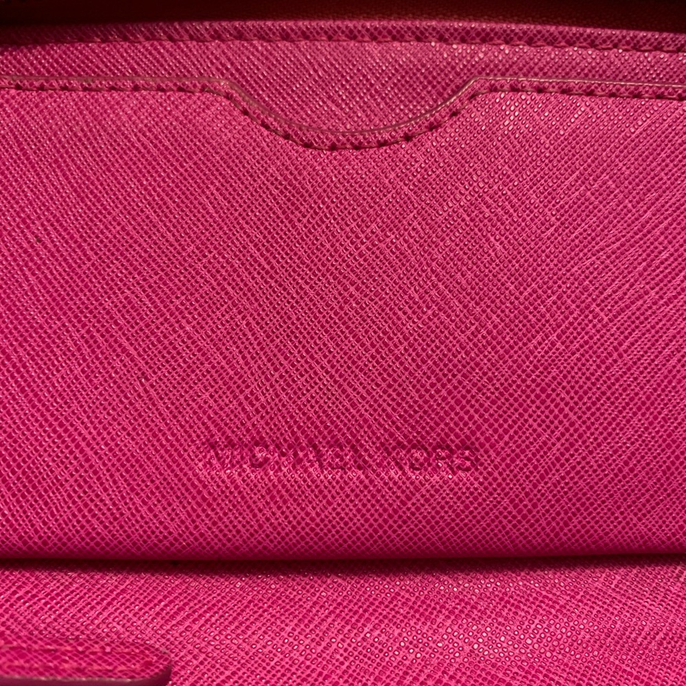 Michael Kors wristlet wallet - Picture 6 of 10